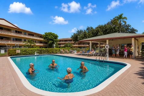 5300 Washington Street Hollywood FL 33021