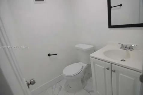 6780 W 2nd Court Hialeah FL 33012