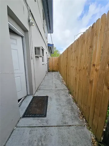 54 SW 24th Road Miami FL 33129