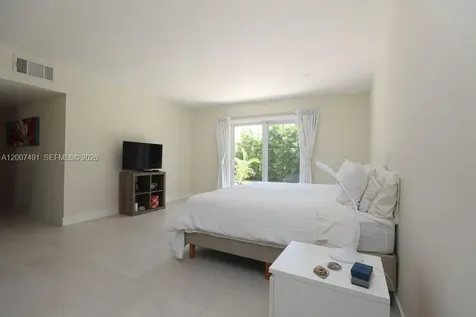 5620 Alton Road Miami Beach FL 33140