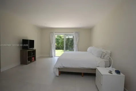5620 Alton Road Miami Beach FL 33140