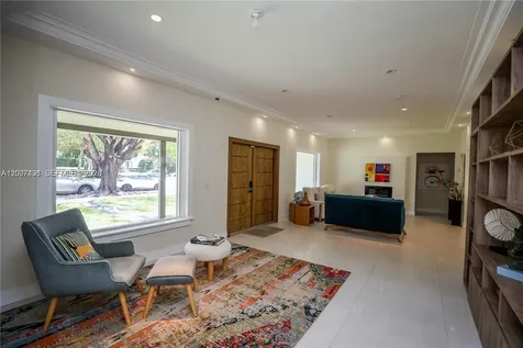 5620 Alton Road Miami Beach FL 33140