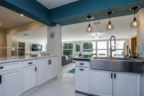 5620 Alton Road Miami Beach FL 33140