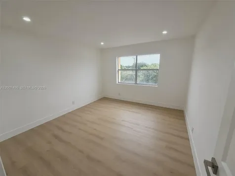 17911 NW 68th Avenue Hialeah FL 33015