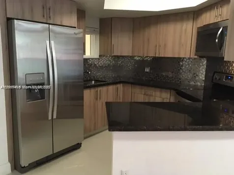 8205 Lake Drive Doral FL 33166