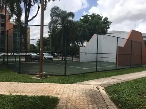 8205 Lake Drive Doral FL 33166