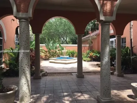 8205 Lake Drive Doral FL 33166