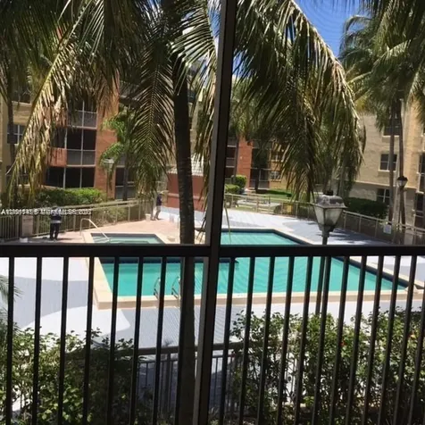 8205 Lake Drive Doral FL 33166