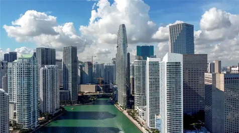 300 Biscayne Blvd Way Miami FL 33131