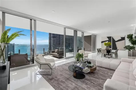 300 Biscayne Blvd Way Miami FL 33131