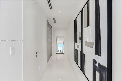 300 Biscayne Blvd Way Miami FL 33131