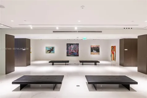 300 Biscayne Blvd Way Miami FL 33131