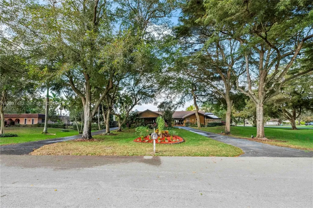 10651 SW 27th Street Davie FL 33328