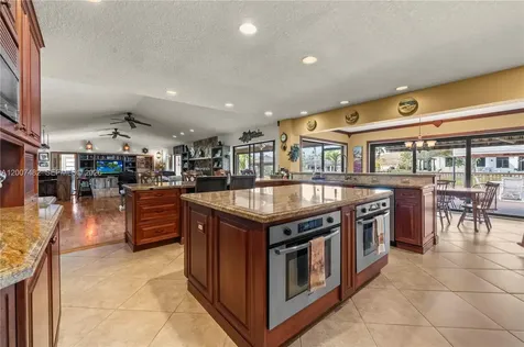 10651 SW 27th Street Davie FL 33328