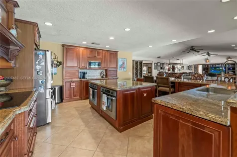10651 SW 27th Street Davie FL 33328