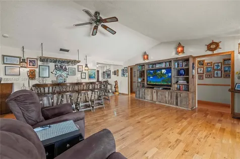 10651 SW 27th Street Davie FL 33328