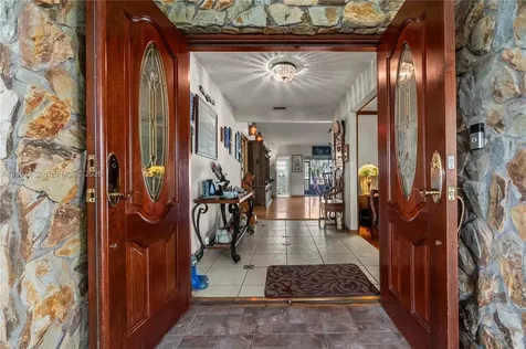 10651 SW 27th Street Davie FL 33328