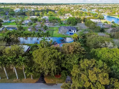 10651 SW 27th Street Davie FL 33328