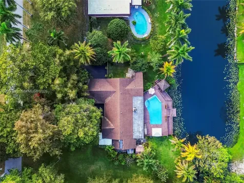 10651 SW 27th Street Davie FL 33328