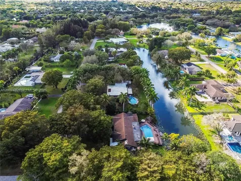 10651 SW 27th Street Davie FL 33328