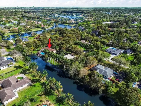 10651 SW 27th Street Davie FL 33328