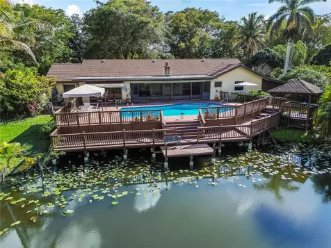 10651 SW 27th Street Davie FL 33328