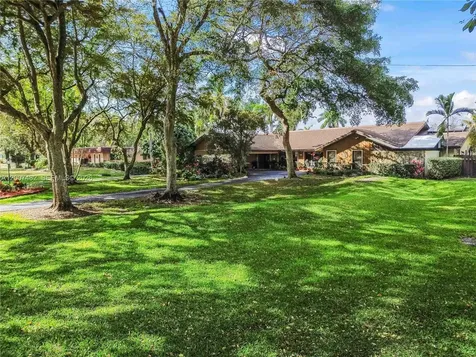 10651 SW 27th Street Davie FL 33328