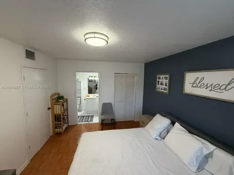 7265 NW 173rd Drive Hialeah FL 33015