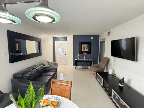 7265 NW 173rd Drive Hialeah FL 33015