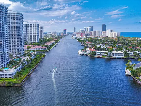 20505 E Country Club Drive Aventura FL 33180