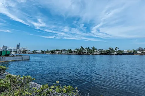 20505 E Country Club Drive Aventura FL 33180