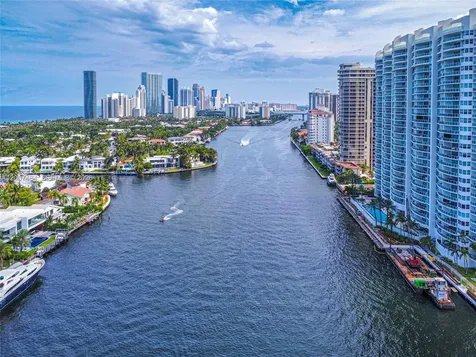 20505 E Country Club Drive Aventura FL 33180
