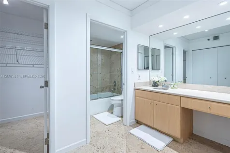 20505 E Country Club Drive Aventura FL 33180