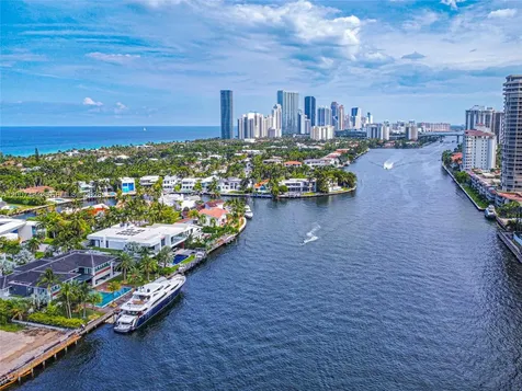 20505 E Country Club Drive Aventura FL 33180