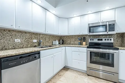 20505 E Country Club Drive Aventura FL 33180