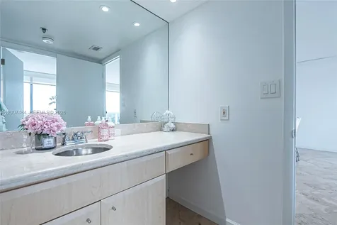 20505 E Country Club Drive Aventura FL 33180
