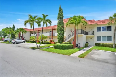 8941 S Hollybrook Boulevard Pembroke Pines FL 33025