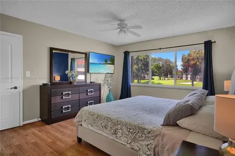 8941 S Hollybrook Boulevard Pembroke Pines FL 33025