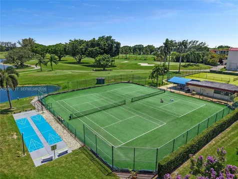 8941 S Hollybrook Boulevard Pembroke Pines FL 33025