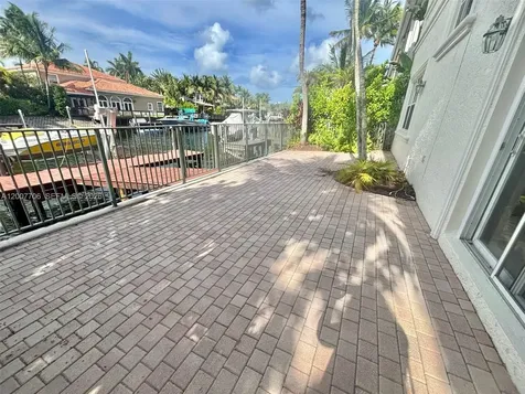 1141 Waterside Lane Hollywood FL 33019