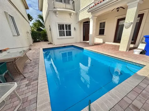 1141 Waterside Lane Hollywood FL 33019