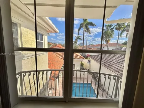 1141 Waterside Lane Hollywood FL 33019