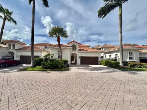 1141 Waterside Lane Hollywood FL 33019