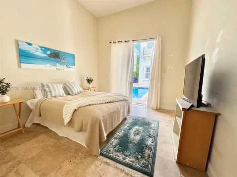 1141 Waterside Lane Hollywood FL 33019
