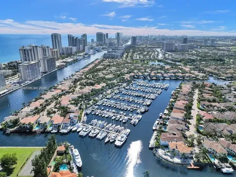 1141 Waterside Lane Hollywood FL 33019