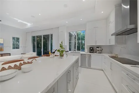 6901 Veronese Street Coral Gables FL 33146