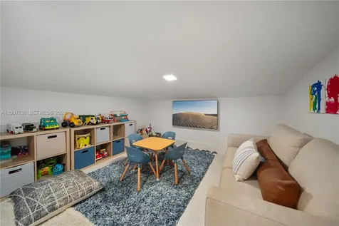 6901 Veronese Street Coral Gables FL 33146