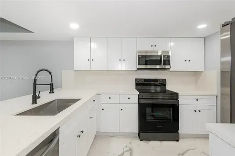 7111 SW 42nd Place Davie FL 33314
