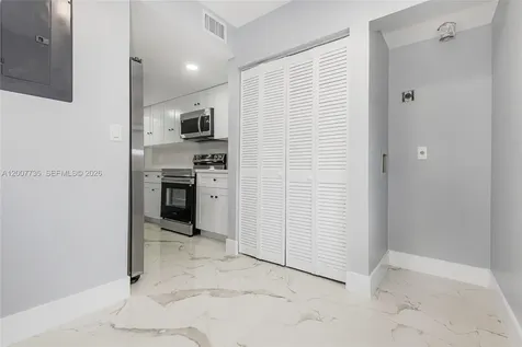7111 SW 42nd Place Davie FL 33314