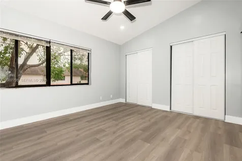 7111 SW 42nd Place Davie FL 33314